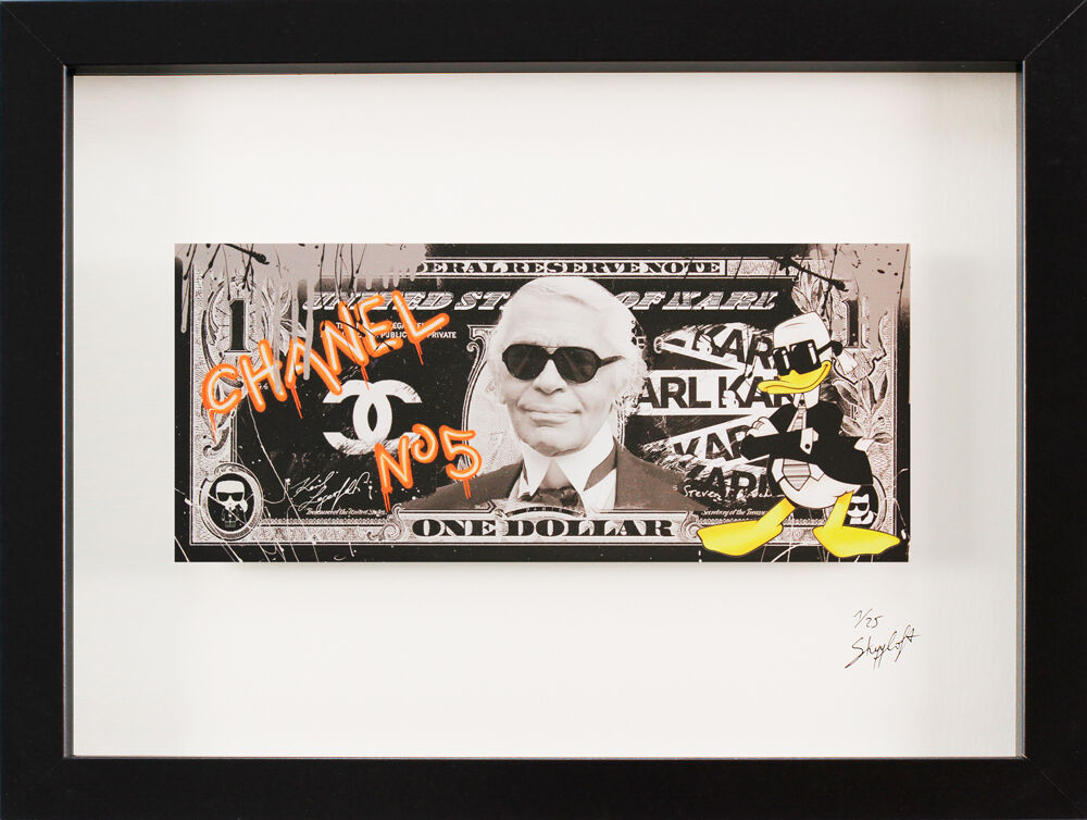 skyyloft-lagerfeld-dollar-coco-chanel-gerahmt