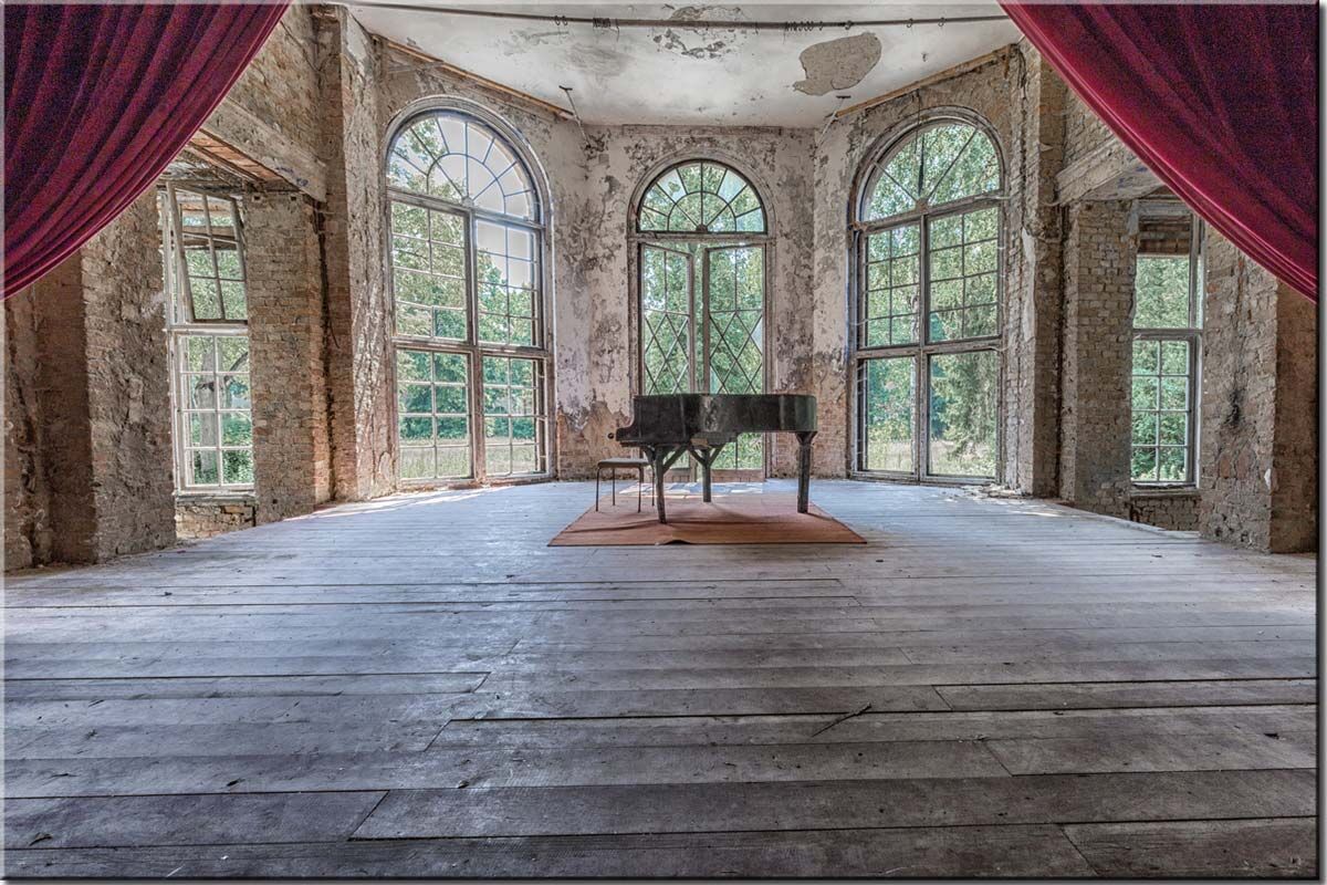 Grischka-Georgiev-Lost-Places-Piano